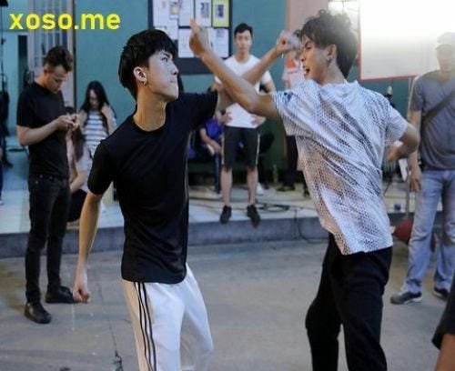meme đấm nhau hài hước