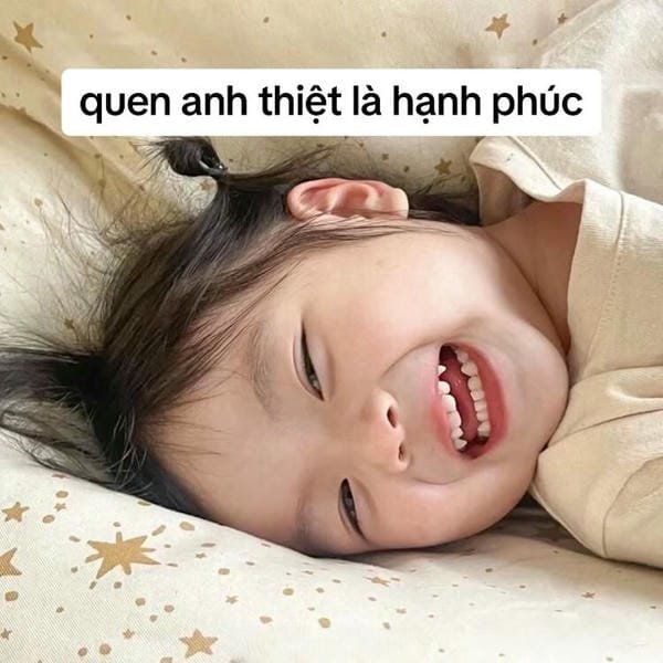 meme bé biểu cảm cute