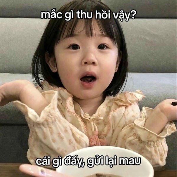 hình bé cute lạc lối