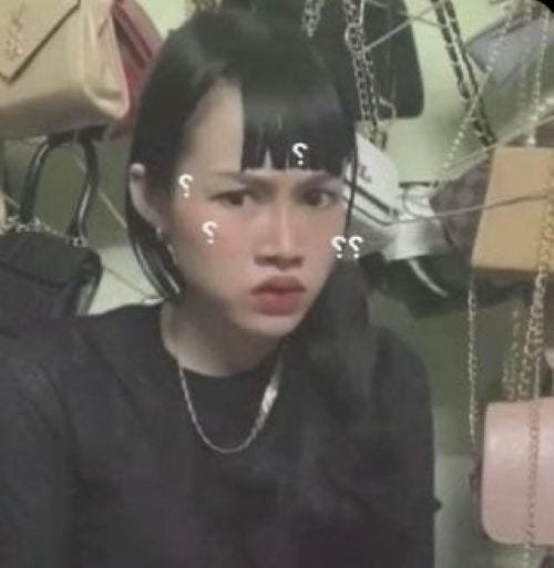 cười khinh bỉ meme